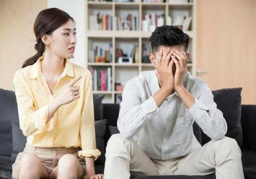 夫妻两个离婚欠的债怎么分割